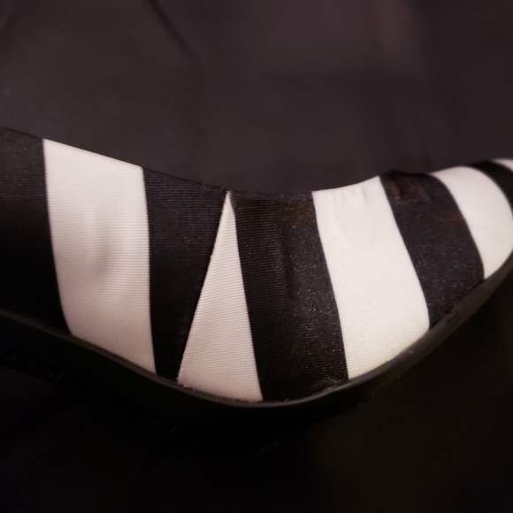 Black and White Stripe Heels - Picture 8 of 8